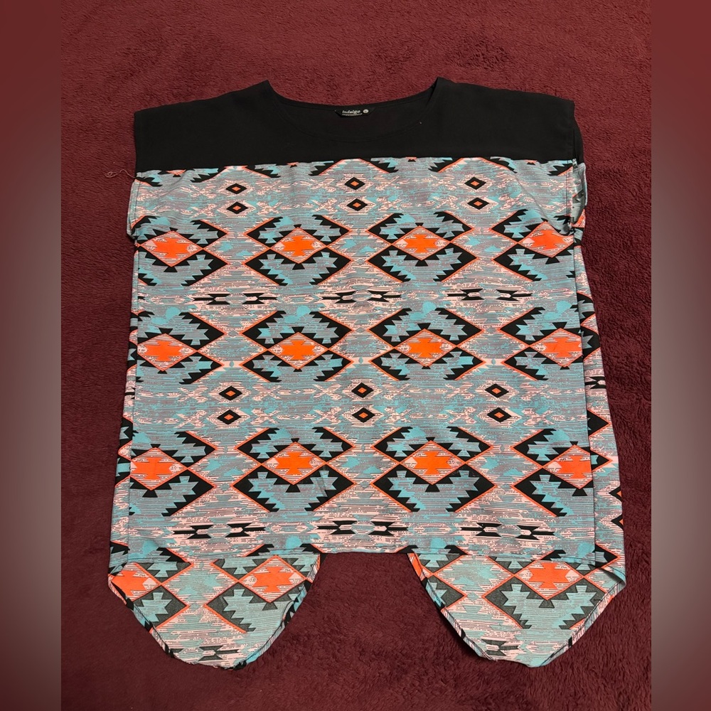 Women’s Large Indulge Sleeveless Top Aztec Southwest Print Blouse